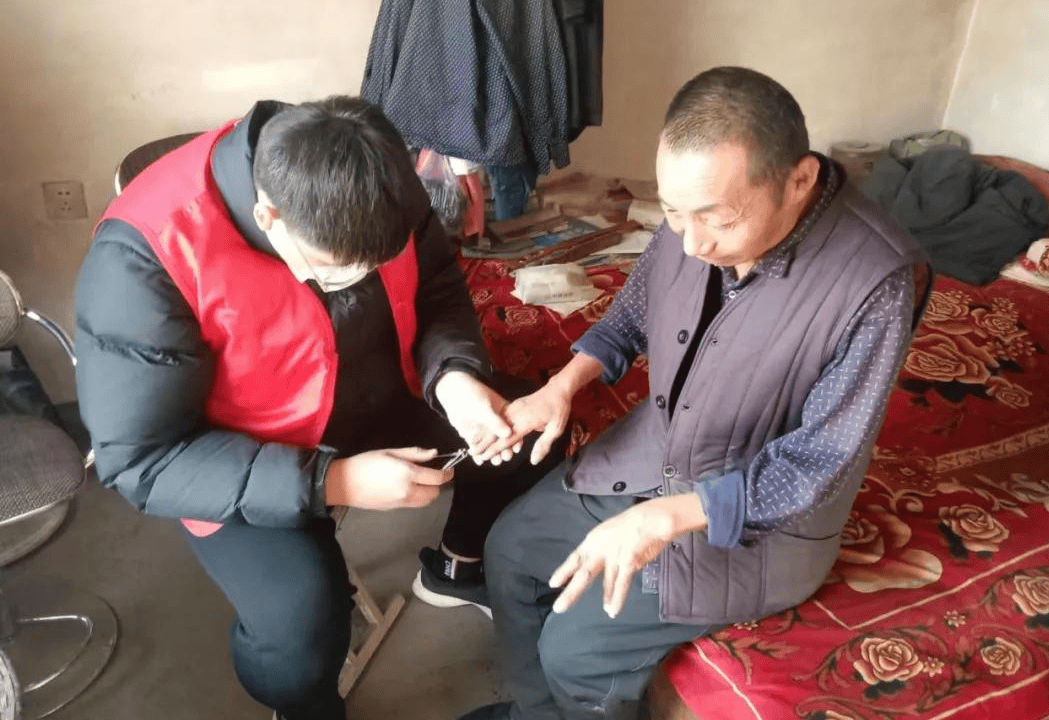 老人与20元一次的温暖-第3张图片