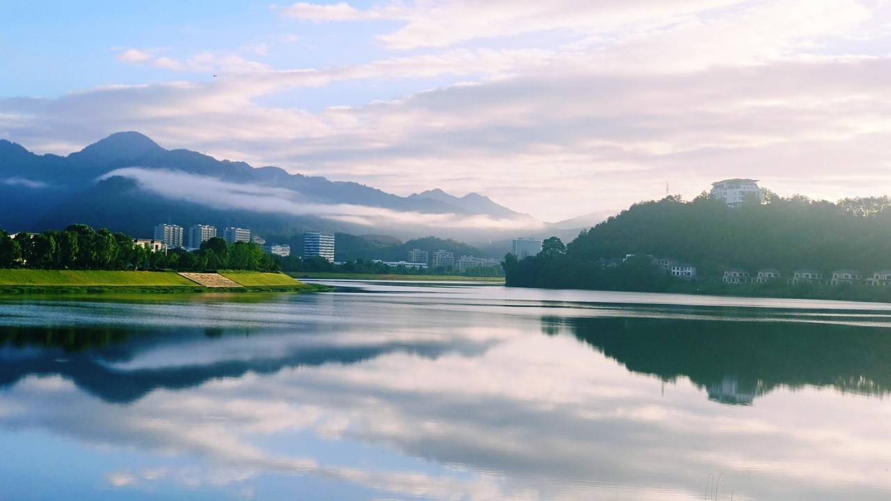 微潮晨昏微潮晨昏的诗意与哲理-第2张图片