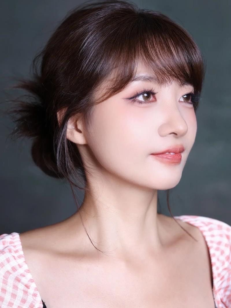 日系裸妆女士静脉曲张是什么得的日系裸妆女士的美丽秘诀