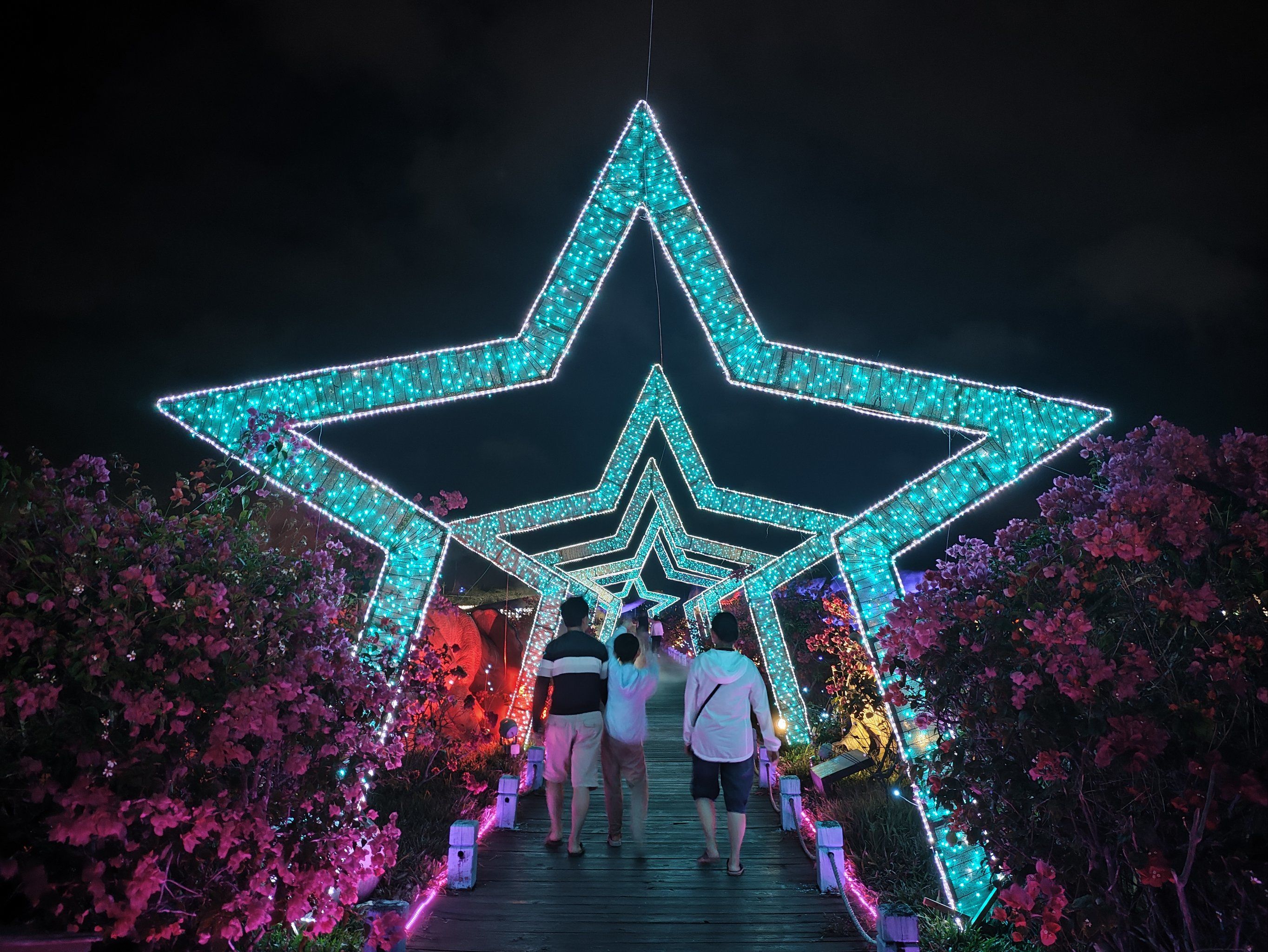 五月色吧，一个色彩斑斓的夜晚-第3张图片
