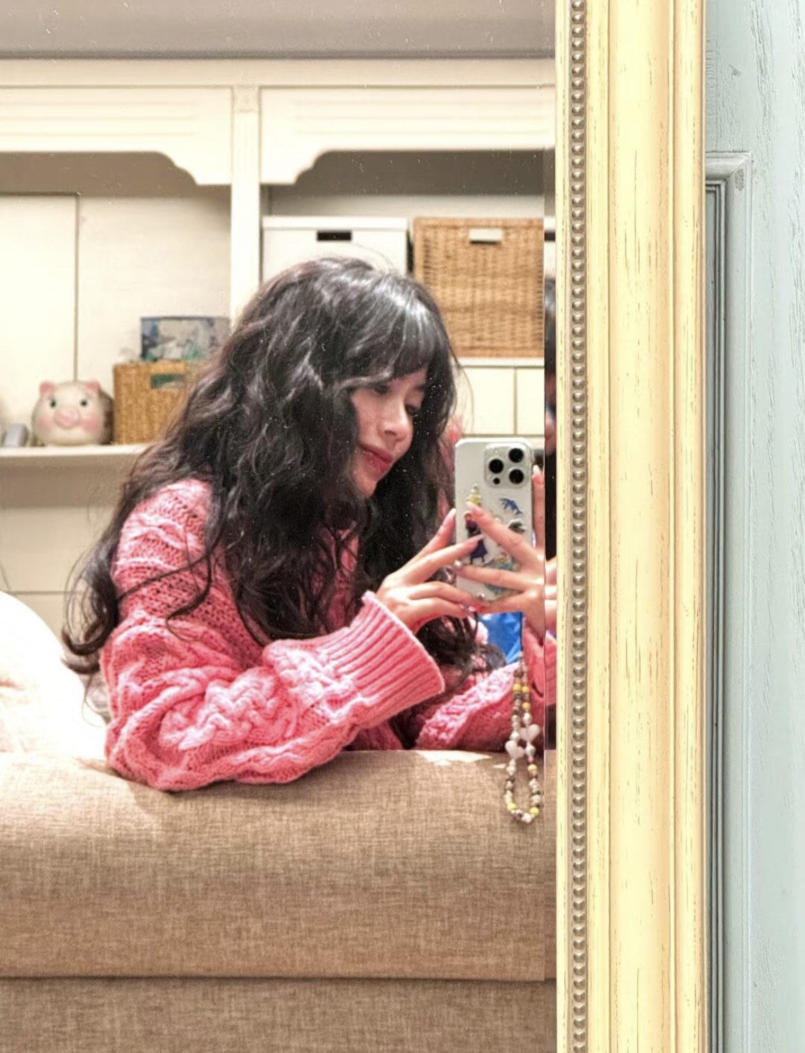 抬头看镜子里的结合处抬头看镜子里的结合处-第2张图片