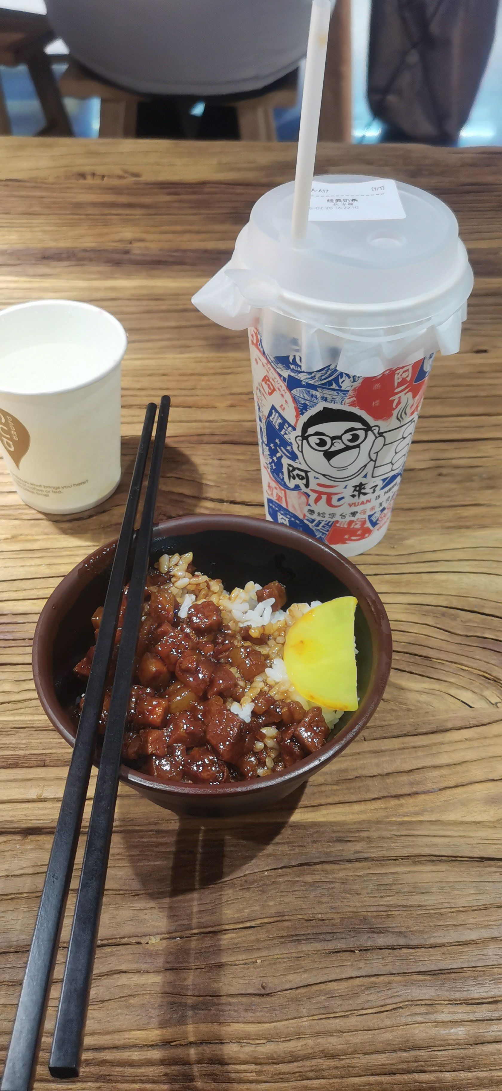 一边做饭饭一边燥L一边烹饪美食，一边享受生活的燥热