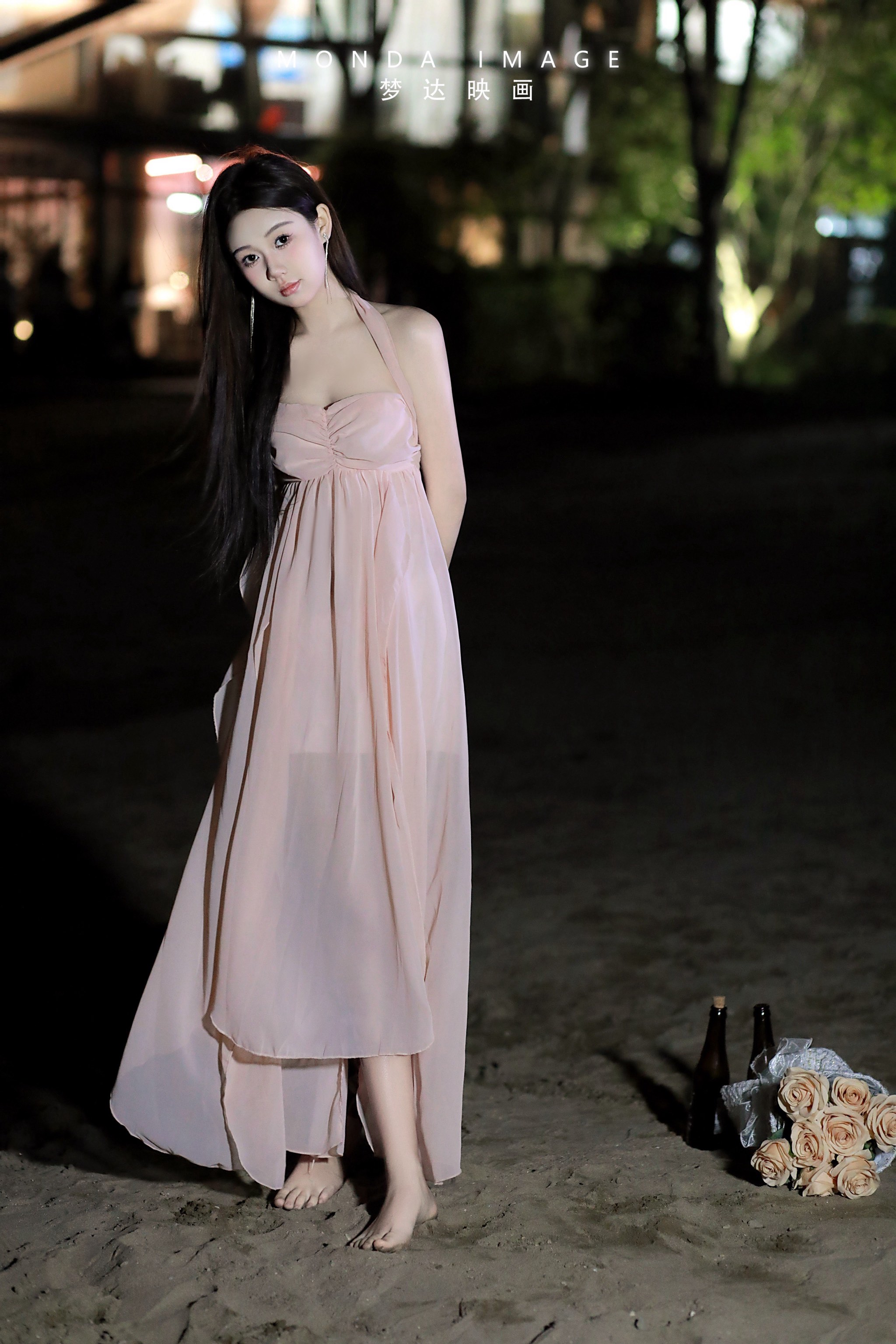 婀娜少女羞岁月无忧愁云裳婀娜少女与岁月无忧的云裳-第1张图片