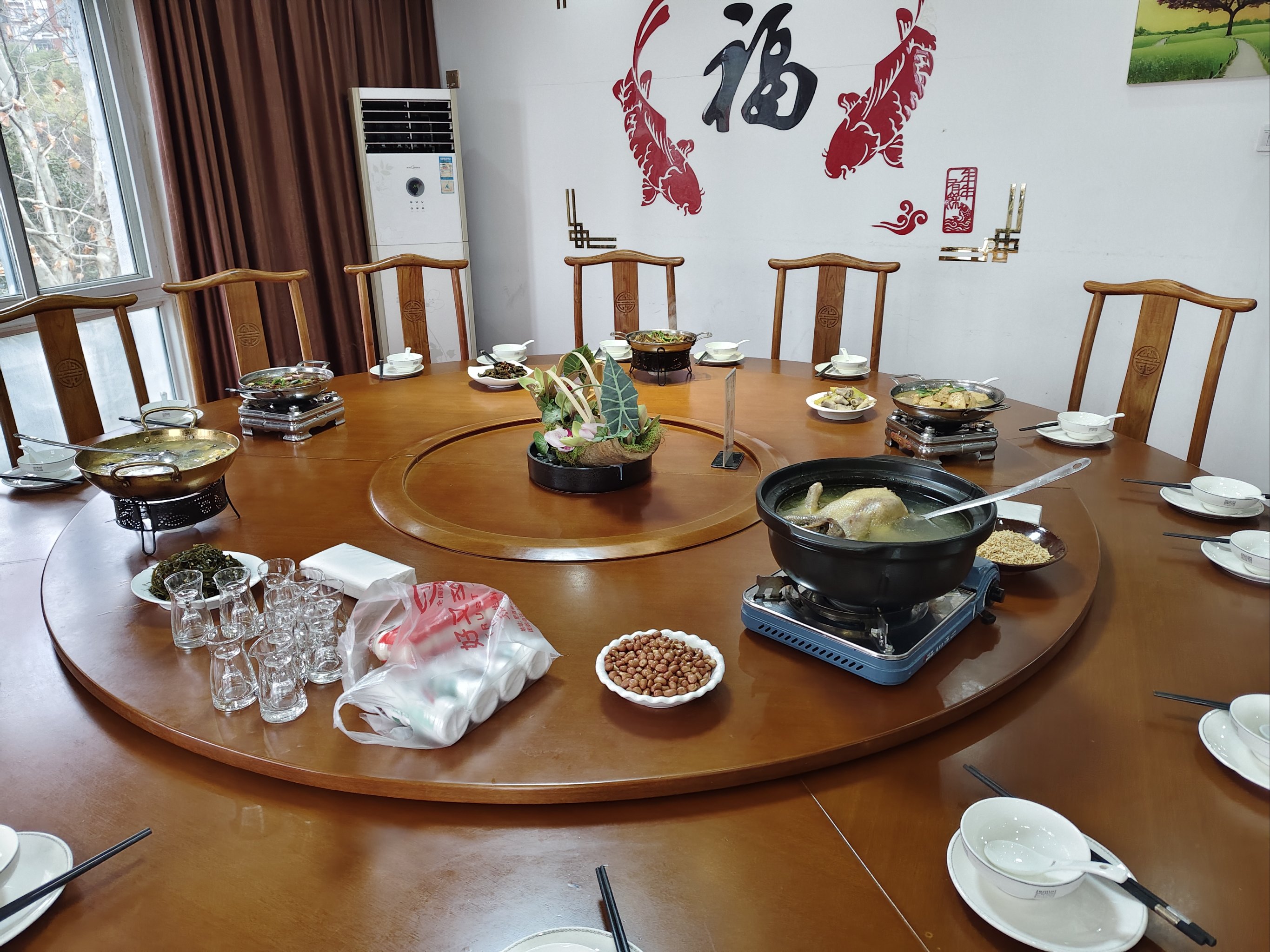 父母儿女媳妇一起来玩的说说心情家庭欢聚一堂，共度美好时光-第2张图片