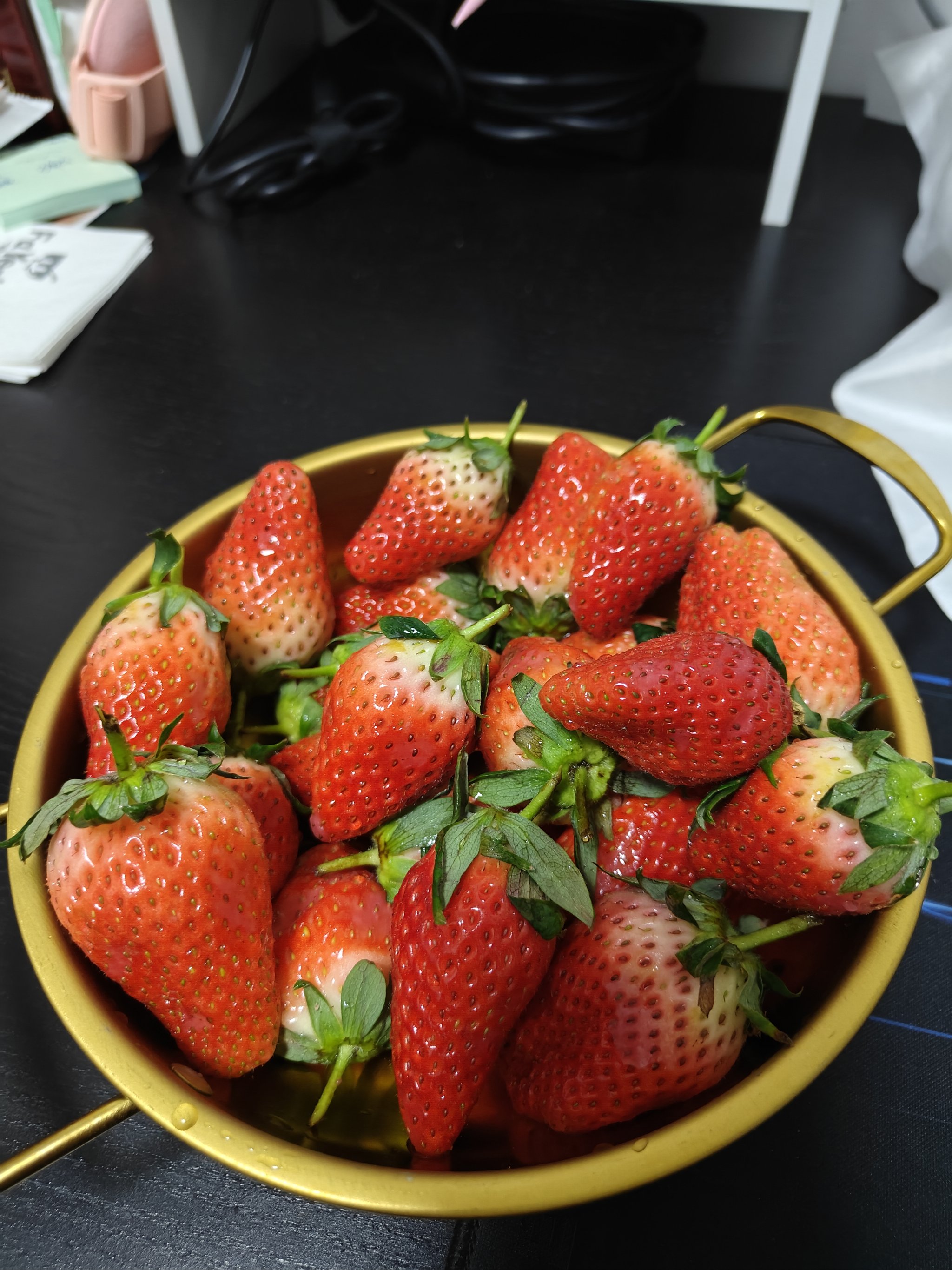 草莓视频释放深夜的自己深夜的自我释放——草莓视频的独特体验-第1张图片