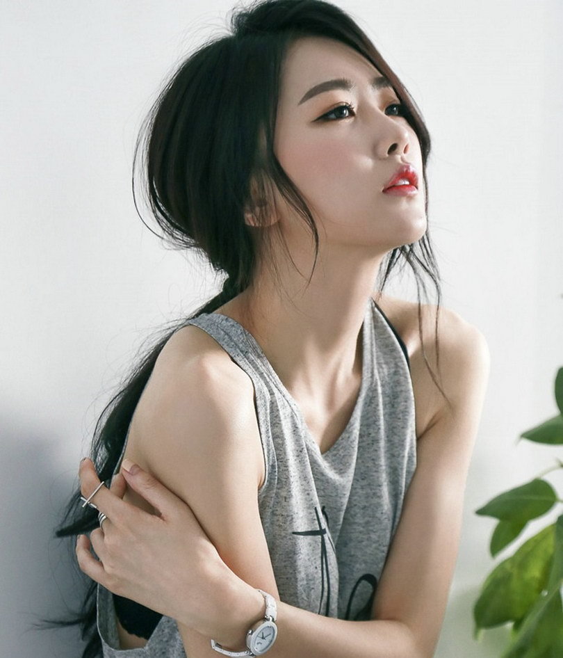 韩国女主播叫朴什么韩国女主播朴妮唛，魅力四溢的艳丽风采