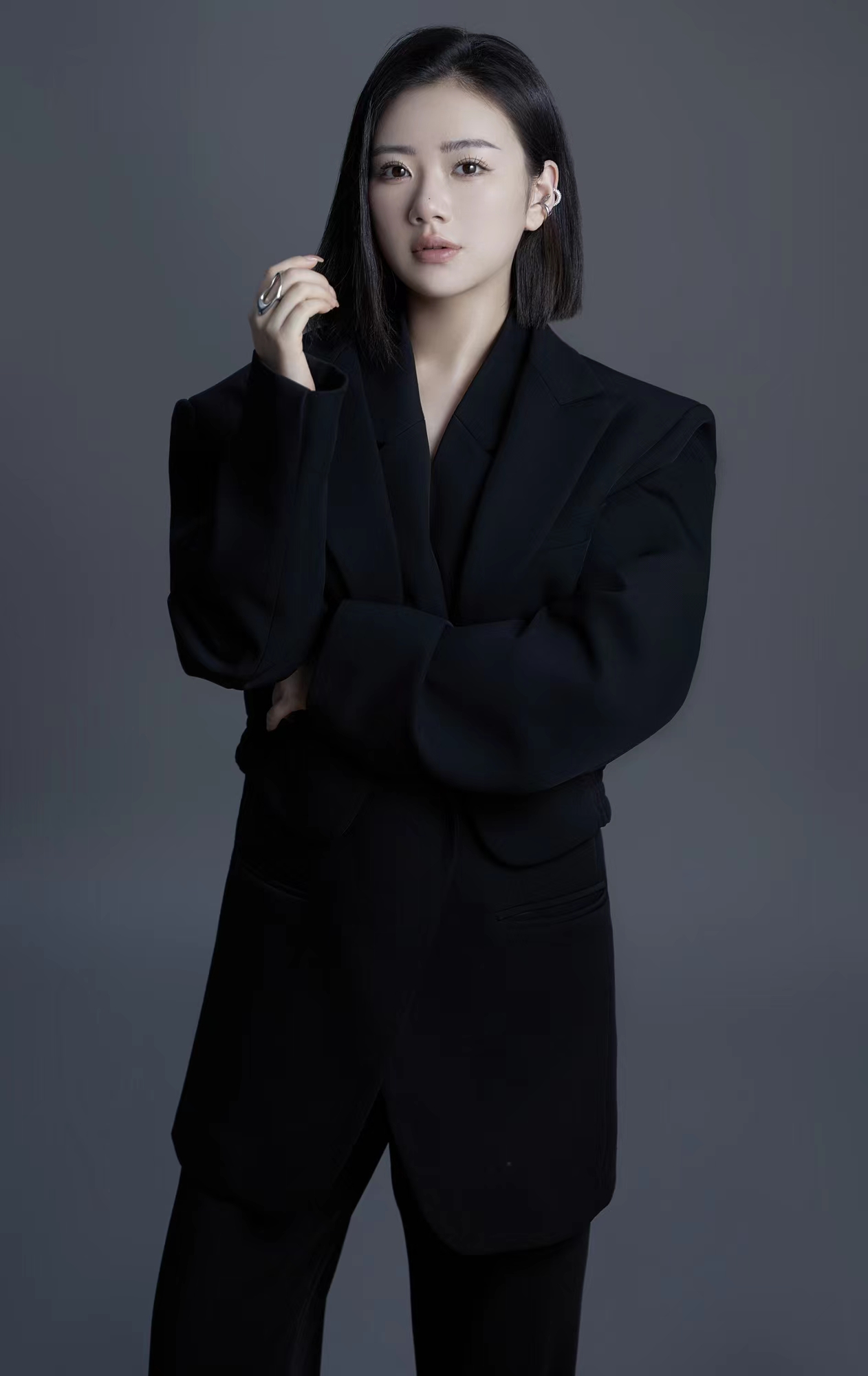 被农民工玩的四大女校花雨薇农民工与四大女校花雨薇的校园故事