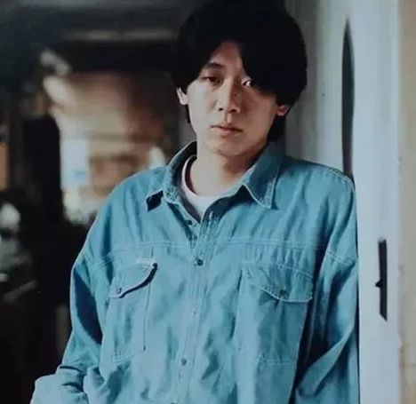 亚洲1卡2卡三卡4卡网站老狼探索亚洲卡网站背后的故事，老狼与一卡至四卡的奥秘-第2张图片