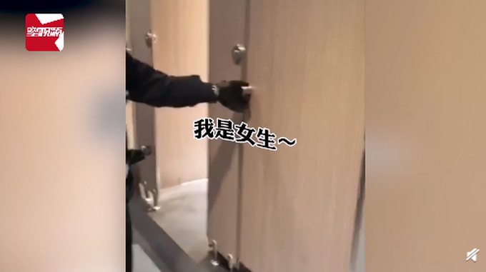 图片偷窥自拍制服诱惑偷窥与自拍，图片背后的隐秘世界-第3张图片