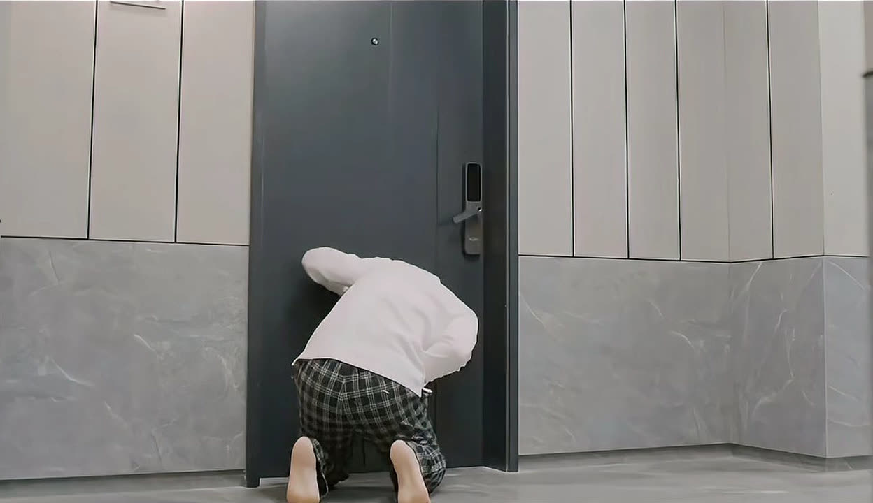 美女拖裤子美女拖裤子的背后故事