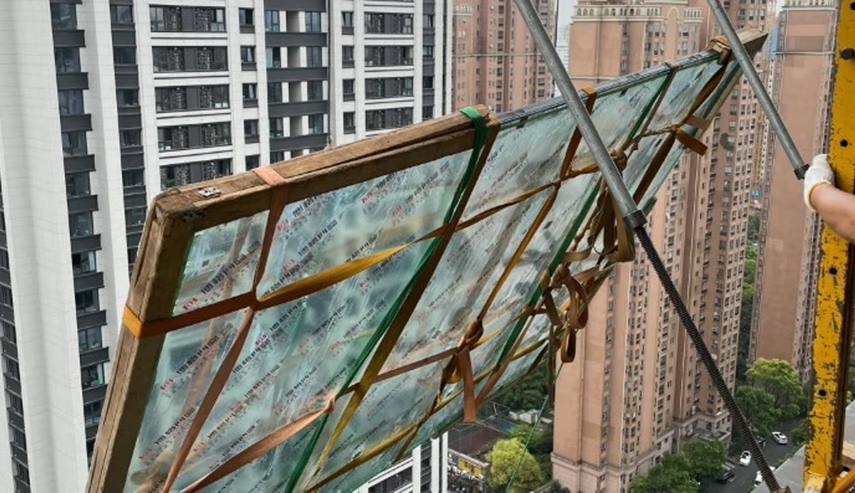 9分10秒落地窗头撞玻璃视频张津瑜与吕知樾，七段视频背后的故事-第1张图片