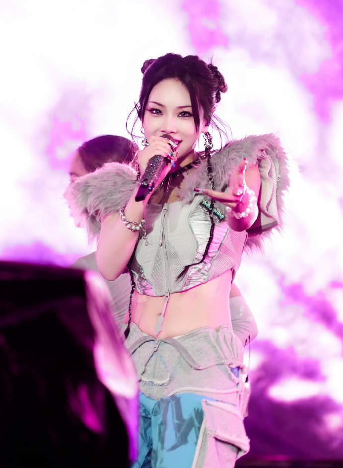 女性rapper女性rap叫什么日本女性RAPPER，女性RAP的魅力与独特之处-第1张图片