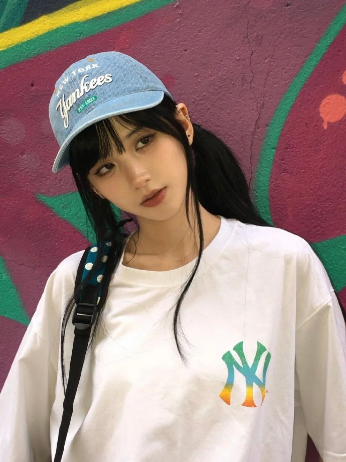 很多人都在问井川里予有没有视频井川里予的扑克牌对战视频，如何找到并欣赏这一精彩瞬间-第2张图片
