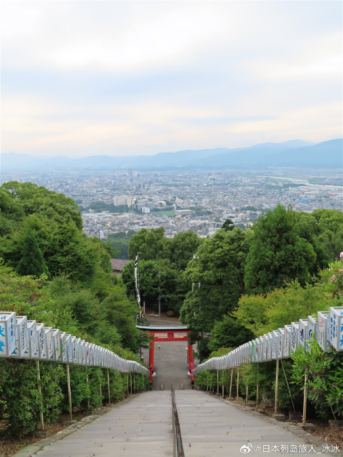 日本一卡2卡3卡4卡免费观看探索日本一卡至四卡免费观看的数字娱乐世界-第3张图片