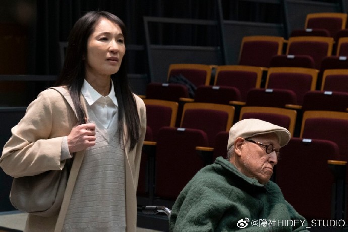 姐妹共演姐妹共演，情感与才华的舞台碰撞