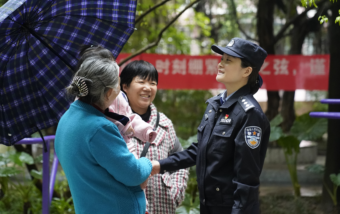 小纯洁社区，一个充满温暖与纯真的社区故事