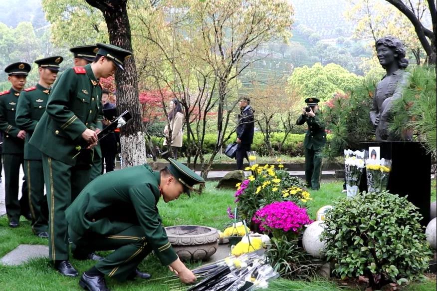 第四色婷婷墓地，一段深情的追思-第2张图片