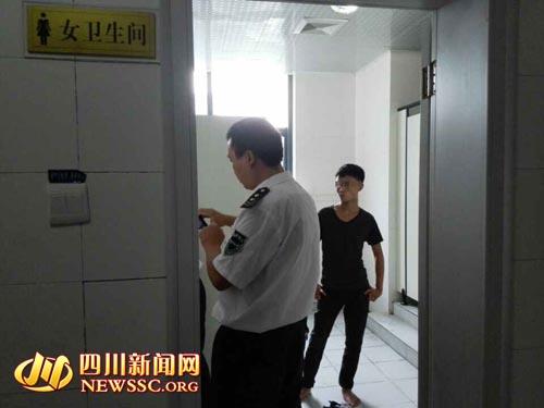 凸透镜下的隐私边界，偷窥WC精品女厕现象的深度解析-第2张图片