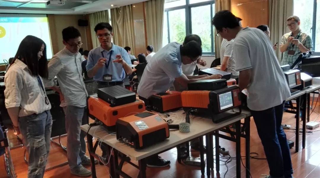 自w到高c教学夹枕头自W到高C教学，探索教育新模式-第2张图片