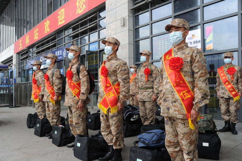 新兵下载新兵下载，探索数字化时代的军事变革-第2张图片