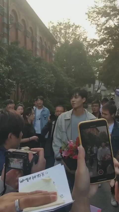 九一制片厂制作果冻传媒在线九一制片厂与果冻传媒的在线合作，打造独特视觉盛宴-第2张图片