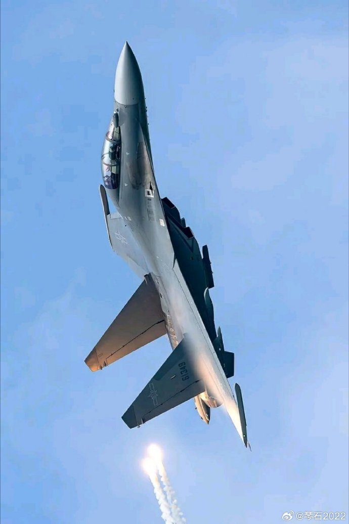 f15exF-15E，现代空中力量的象征-第3张图片