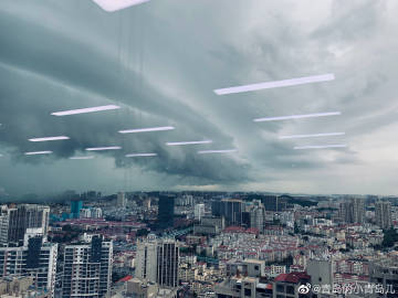 幸儿新g儿——未来科技的新篇章-第3张图片
