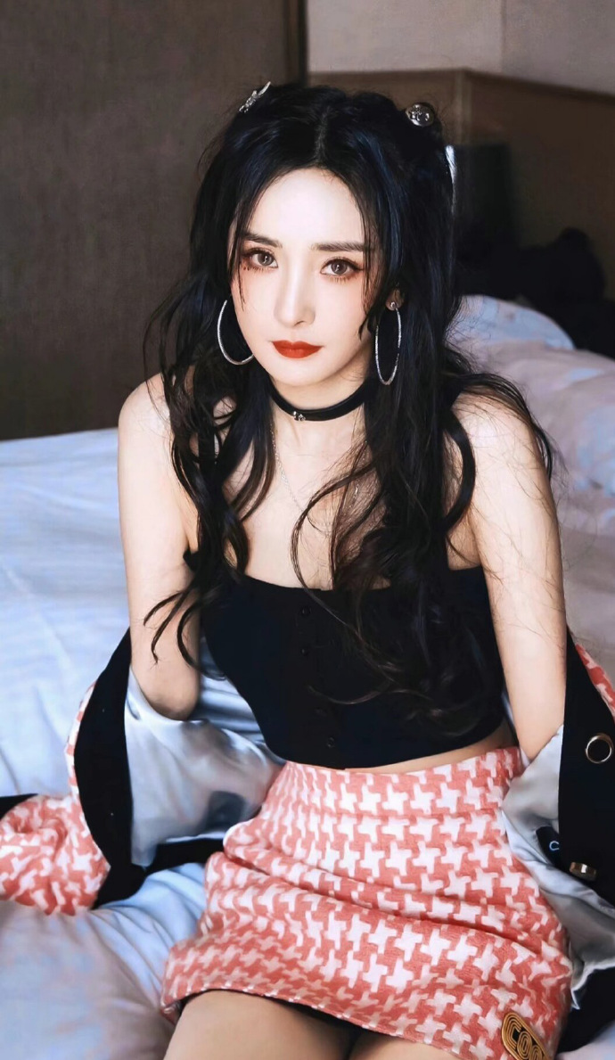 杨幂 希望我的员工都有甜甜的恋爱4杨幂寄语员工，希望你们都能拥有甜甜的恋爱