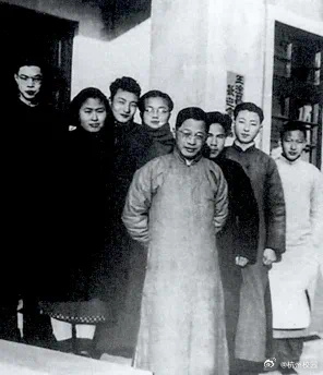 施瓦泽，一位传奇人物的人生轨迹