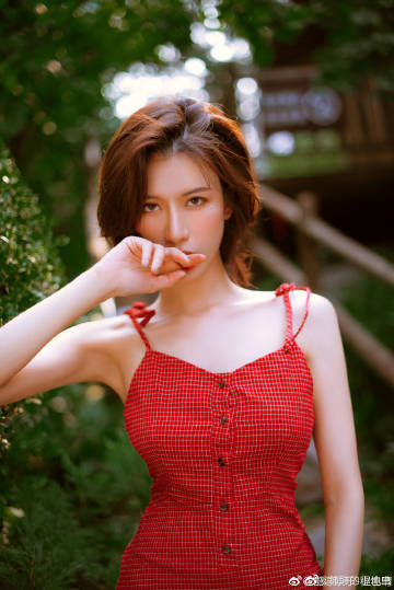 坤是放在女生的前面还是后面坤字在女生称谓中的位置，前还是后？