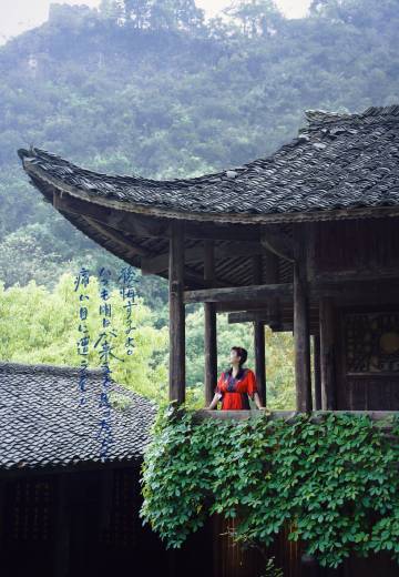 少妇桃花源口芳草萋萋少妇与桃花源的诗意邂逅