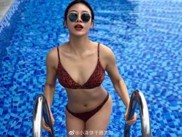 小泽马利亚泳装小泽马利亚，璀璨的演艺之星-第1张图片