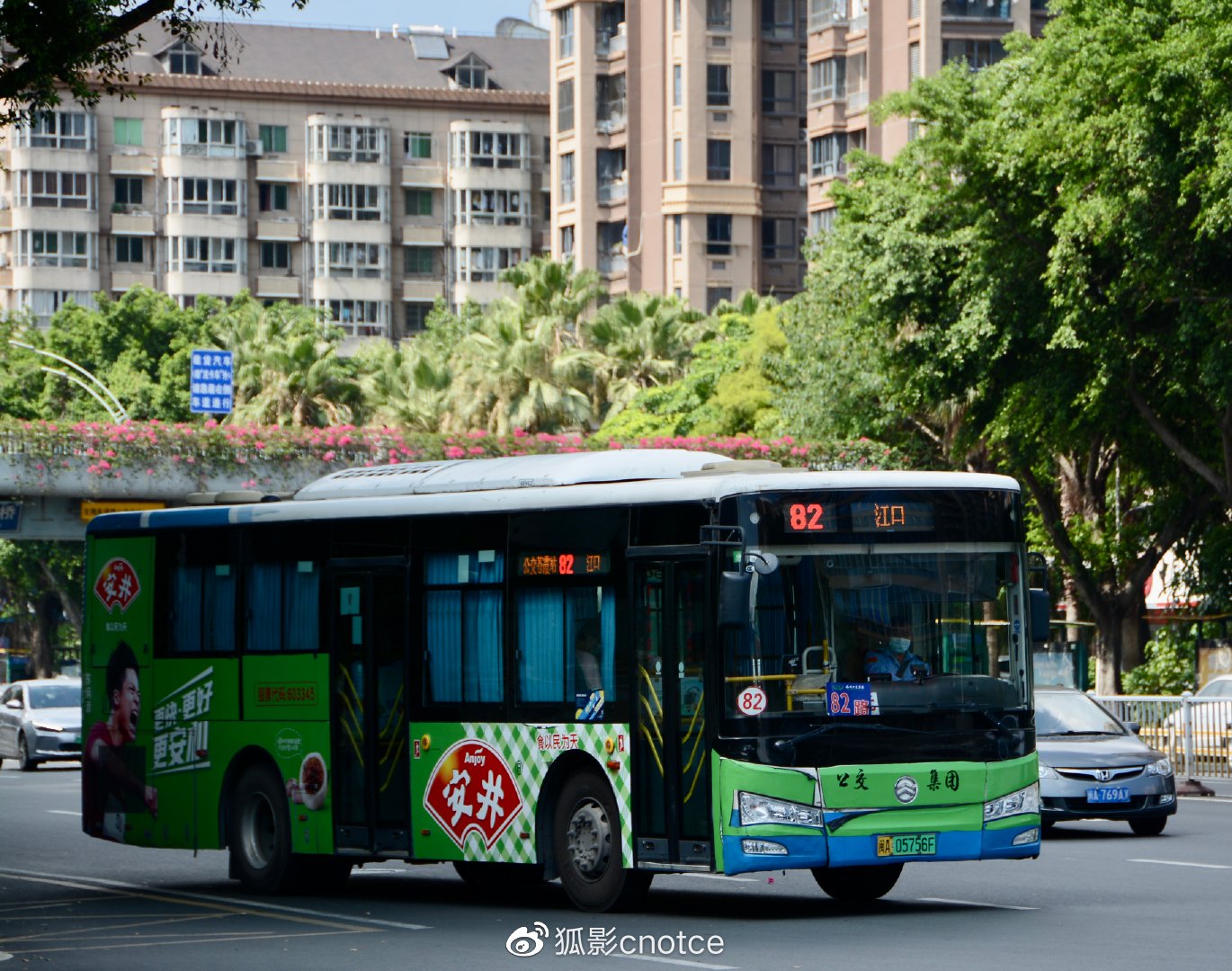 在公交车上到高c 小说公交车上的高C之旅