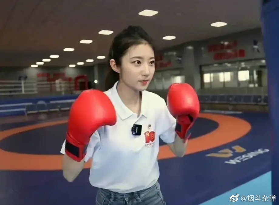 吕知樾张津瑜吕知樾与张津瑜，两位杰出人才的成长与交融