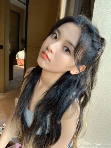 少女白洁的成长故事