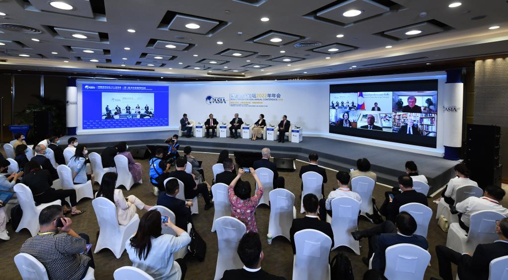 亚洲色彩之大师短片合作系列关于亚洲色大成网站WWW学生软件的相关探讨-第2张图片